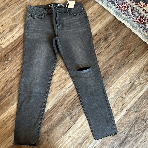 NWT Matilda Jane Good Hart charcoal jeans with minor distressing - Picture 3 of 8
